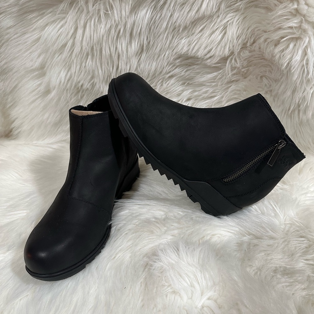 🌹SOREL EVIE ZIP WEDGES🌹 NWOT